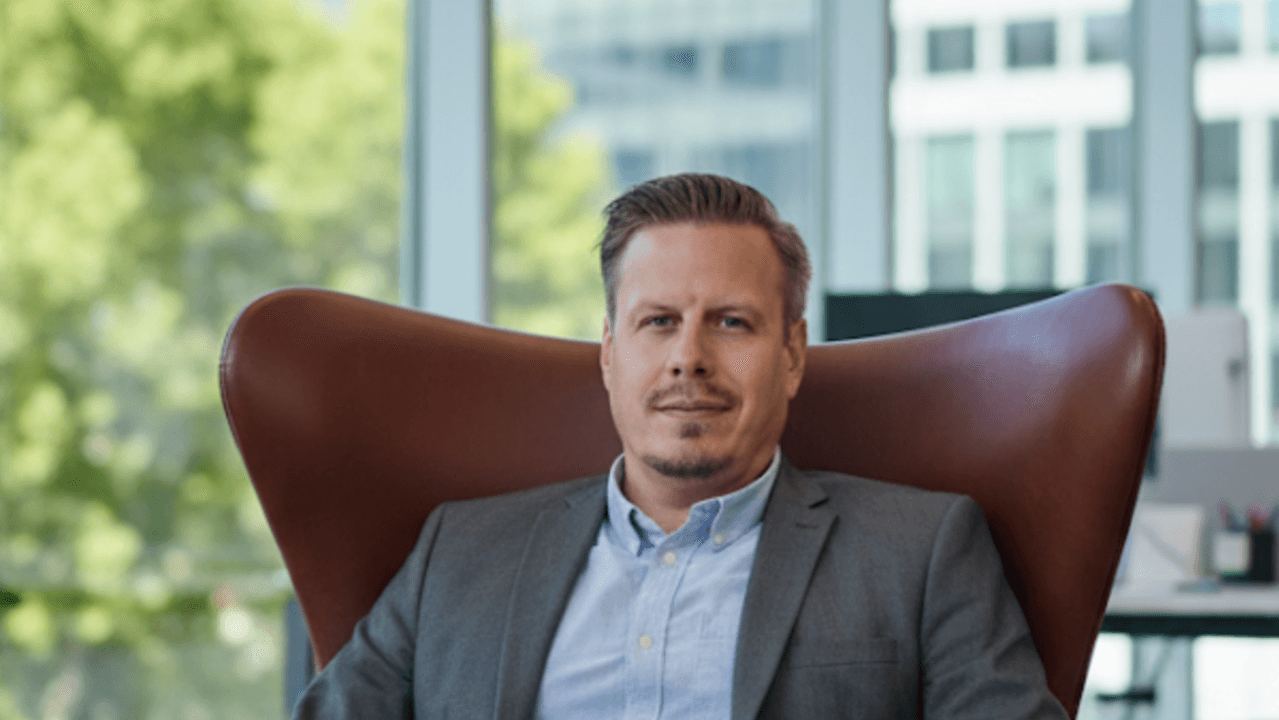 Building Winning Teams in a Global Marketing Arena: Insights from Tomi Pyyhtiä